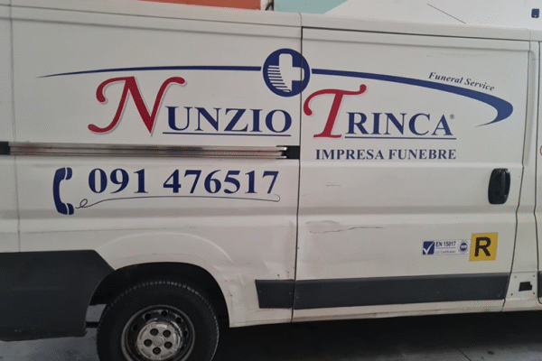 Servizi funebri completi: funerali economici o di alta onorificenza