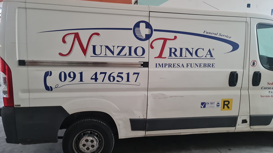Servizi funebri completi: funerali economici o di alta onorificenza